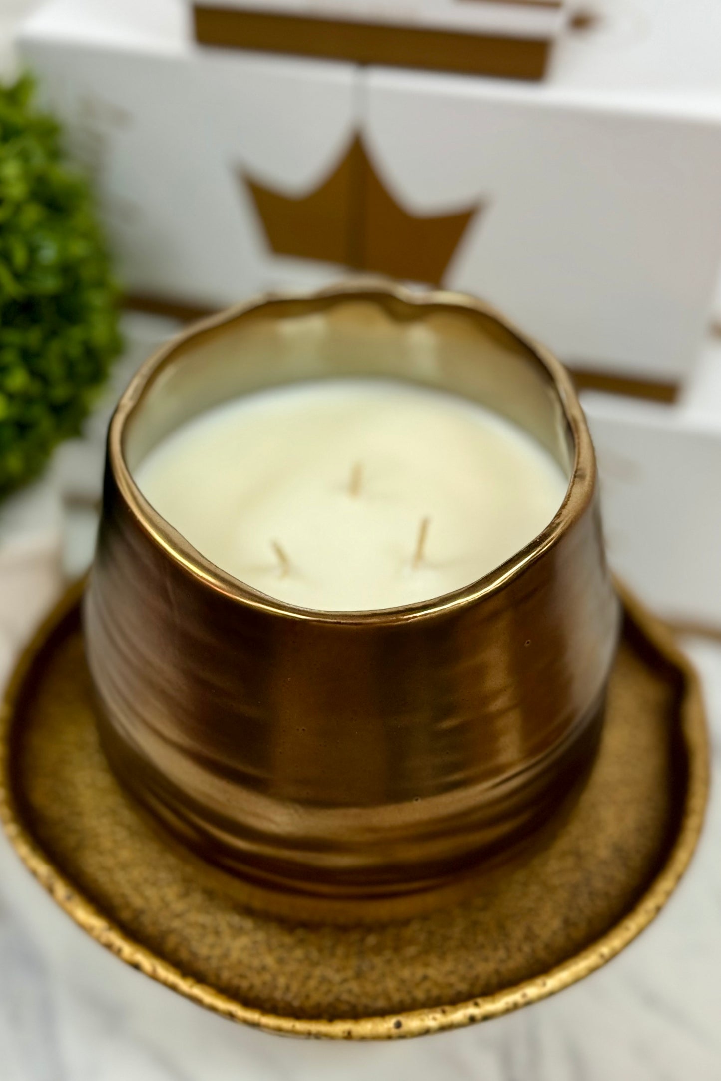 Bourbon Royalty Midas Gold Candle (Choose from 8 Fragrances & 3 sizes)