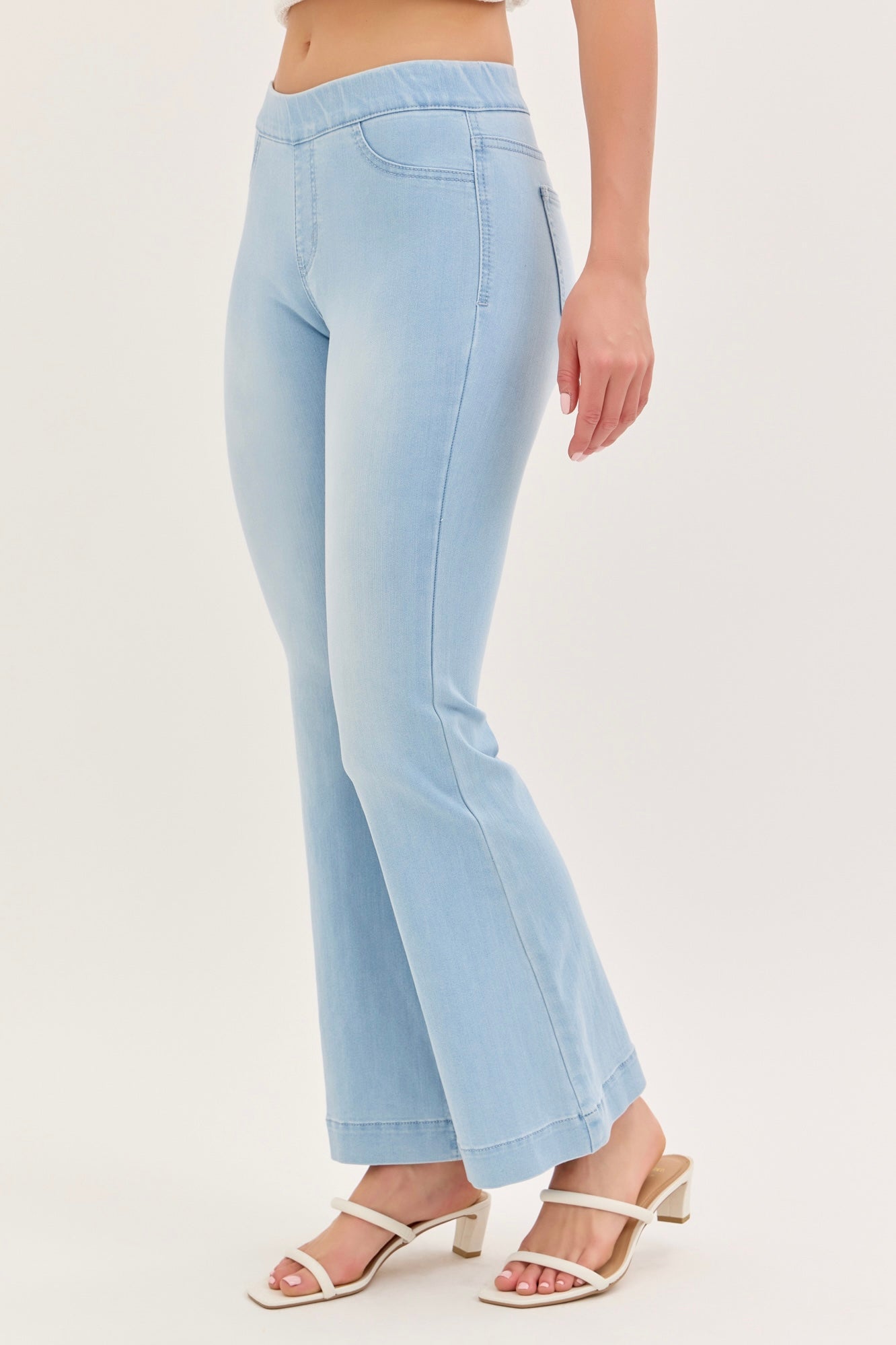 Cello Light Wash Petite Pull On Flare Ultra Stretchy Denim Jegging- 30” Inseam