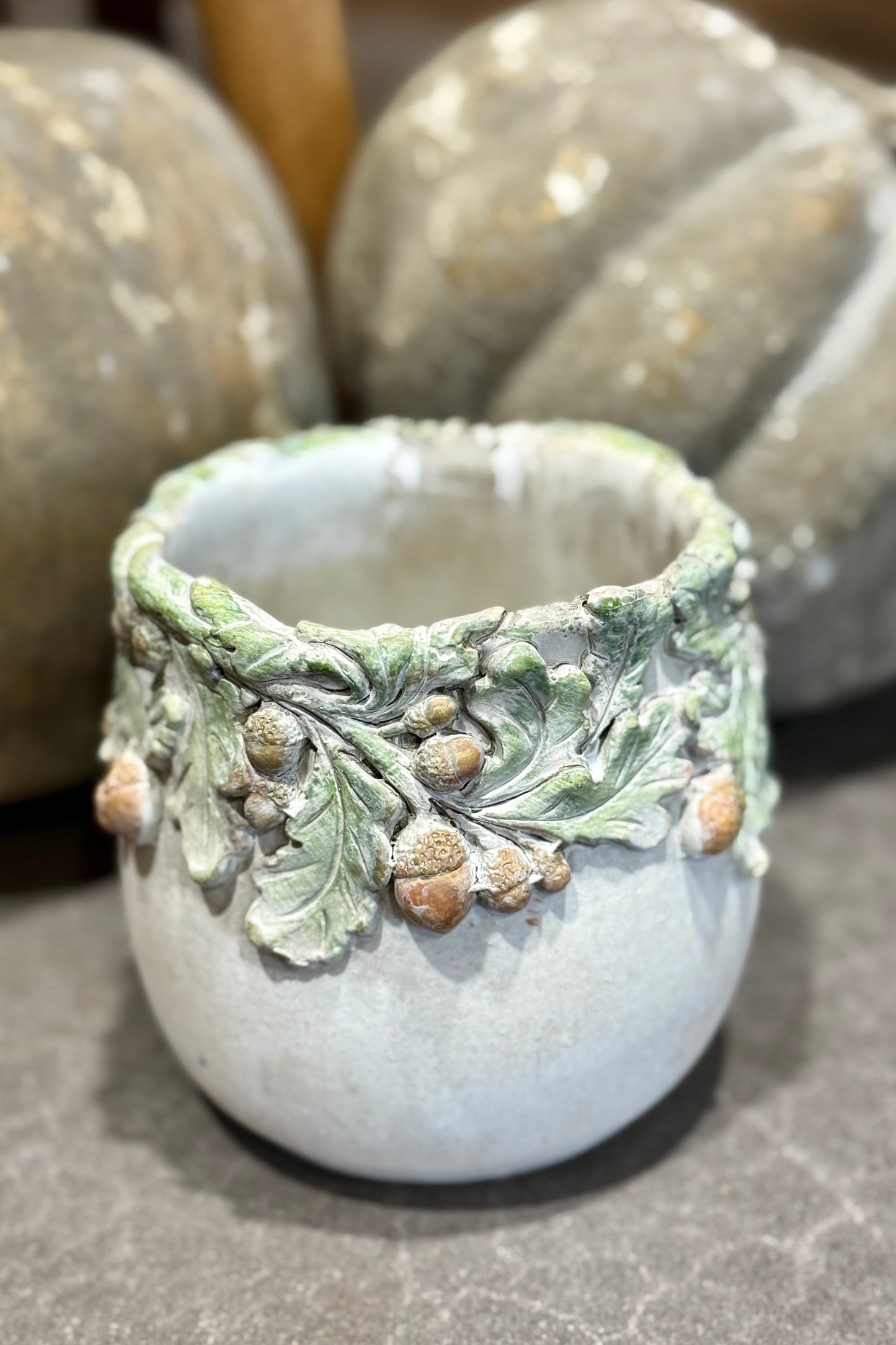 Abbott Oak Leaves & Acorns Planter: Small