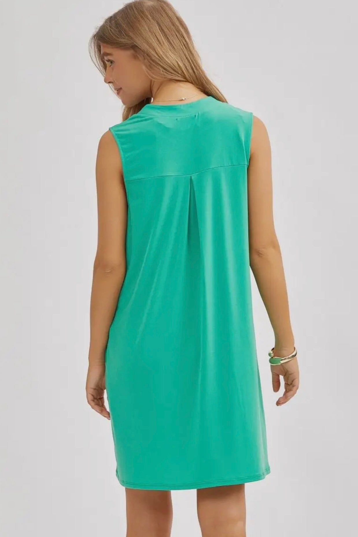 Lizzy Sleeveless A-Line Pocket Dress in Emerald Green