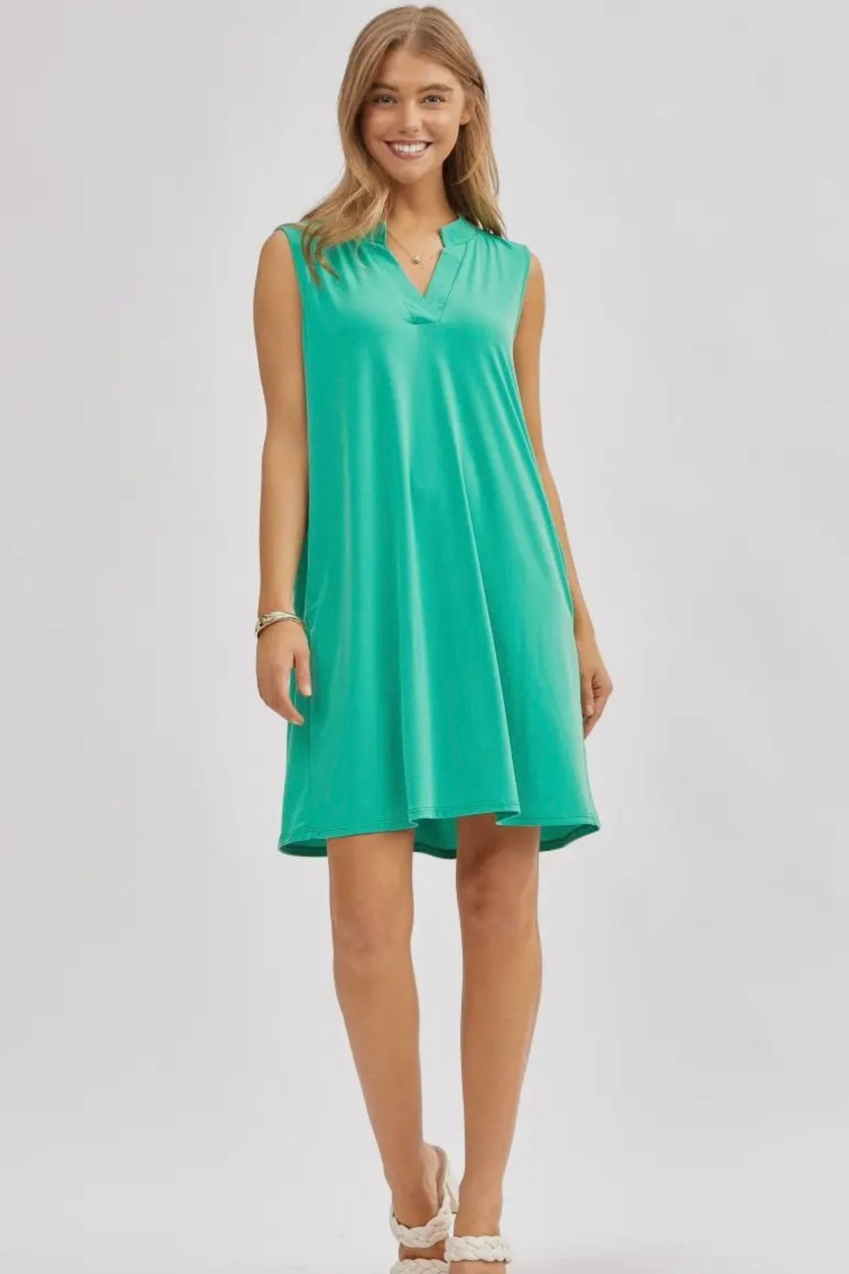 Lizzy Sleeveless A-Line Pocket Dress in Emerald Green