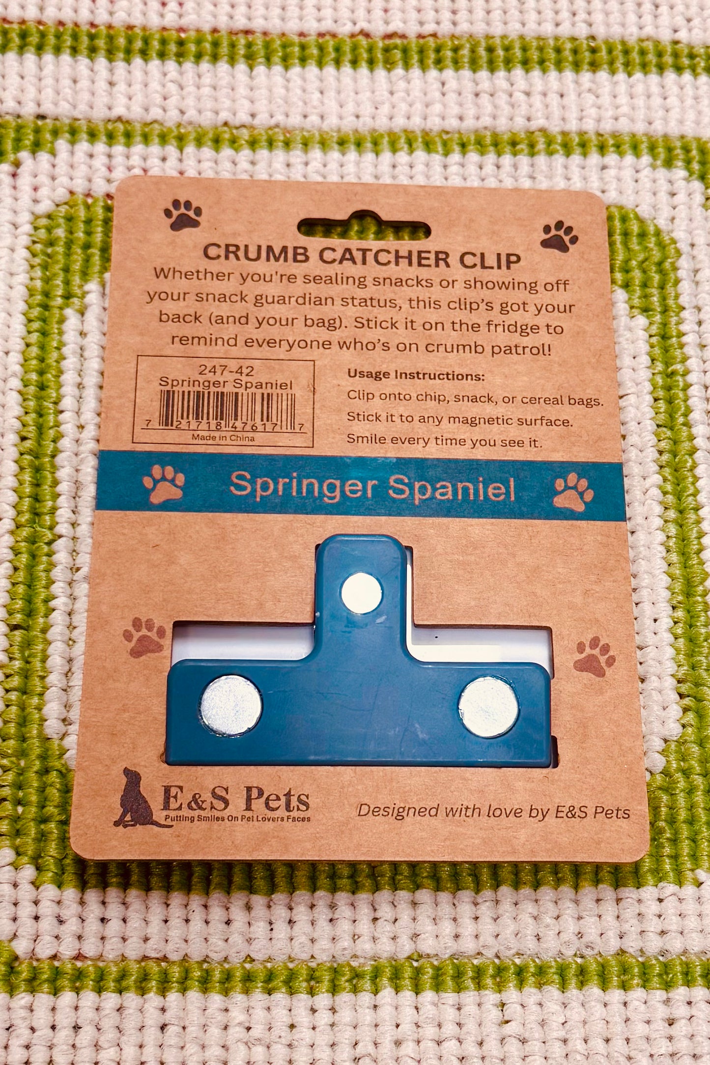 E & S Pets Magnetic Chip Clip- Official Crumb Catcher on Duty
