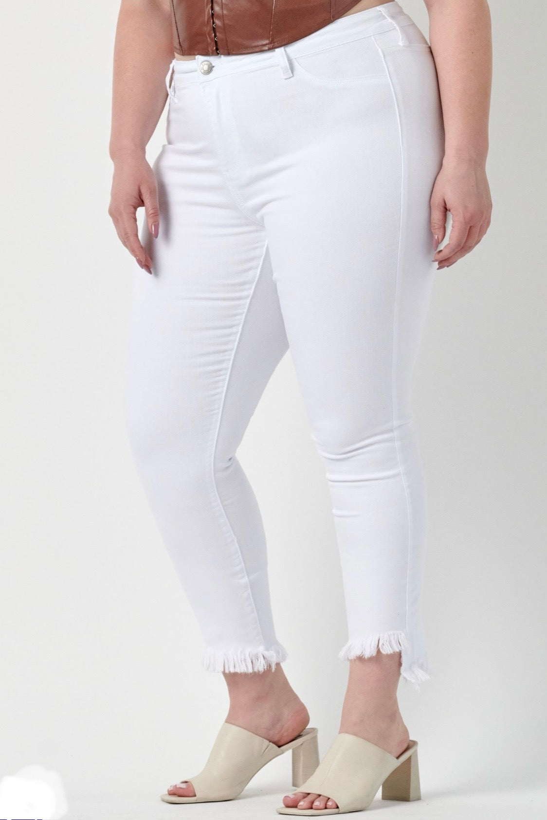 Plus White Cello AB76316WHTP Mid Rise Crop Skinny with Slanted Fray Hem