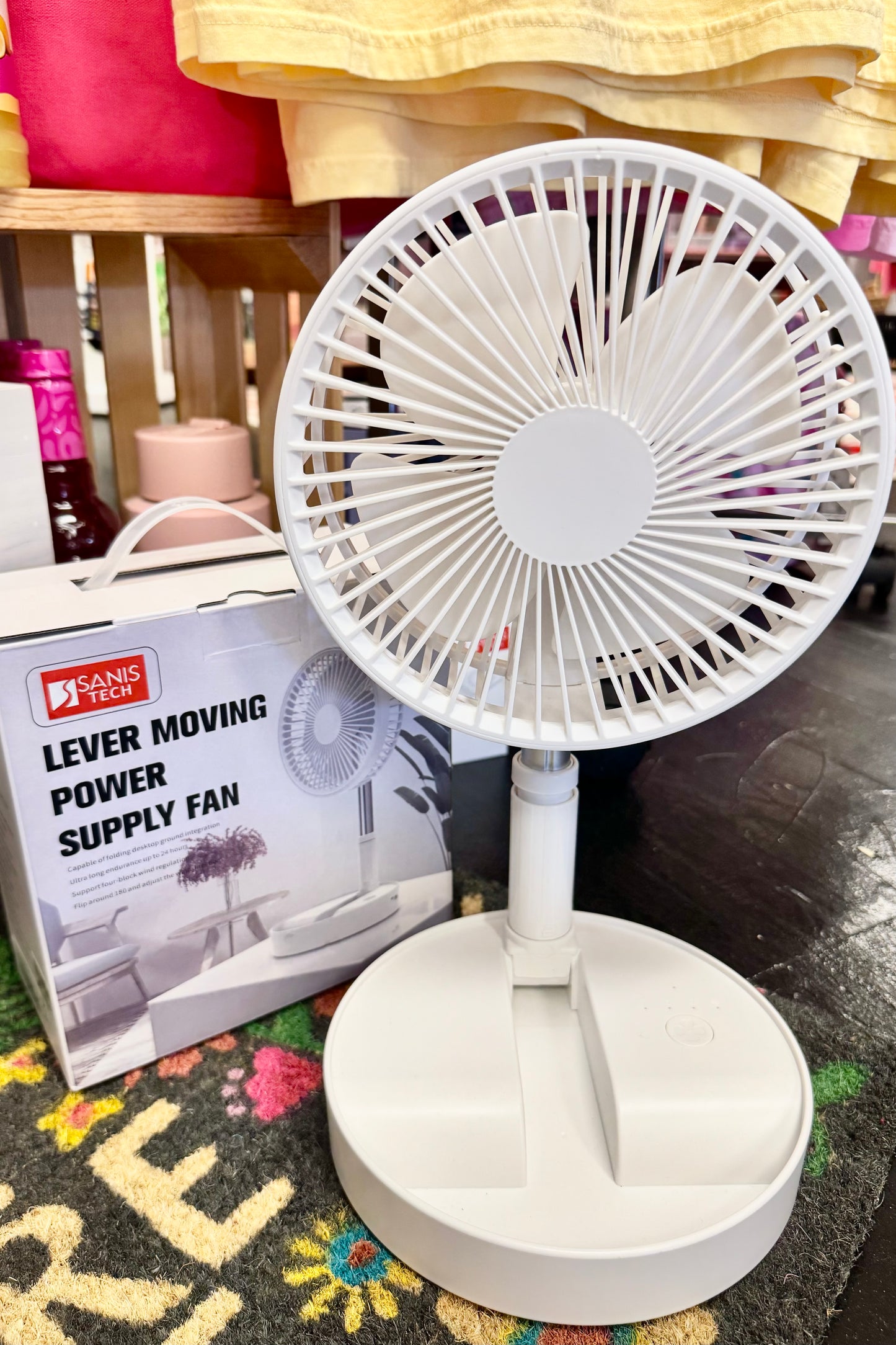Sanis Rechargeable Telescoping Flip Fan