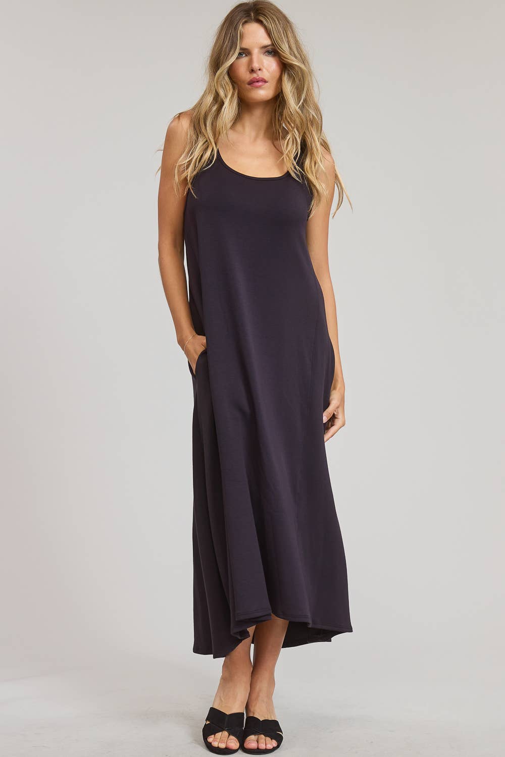 Charlotte Avery The Westlyn Sleeveless Scuba Maxi Dress in Black