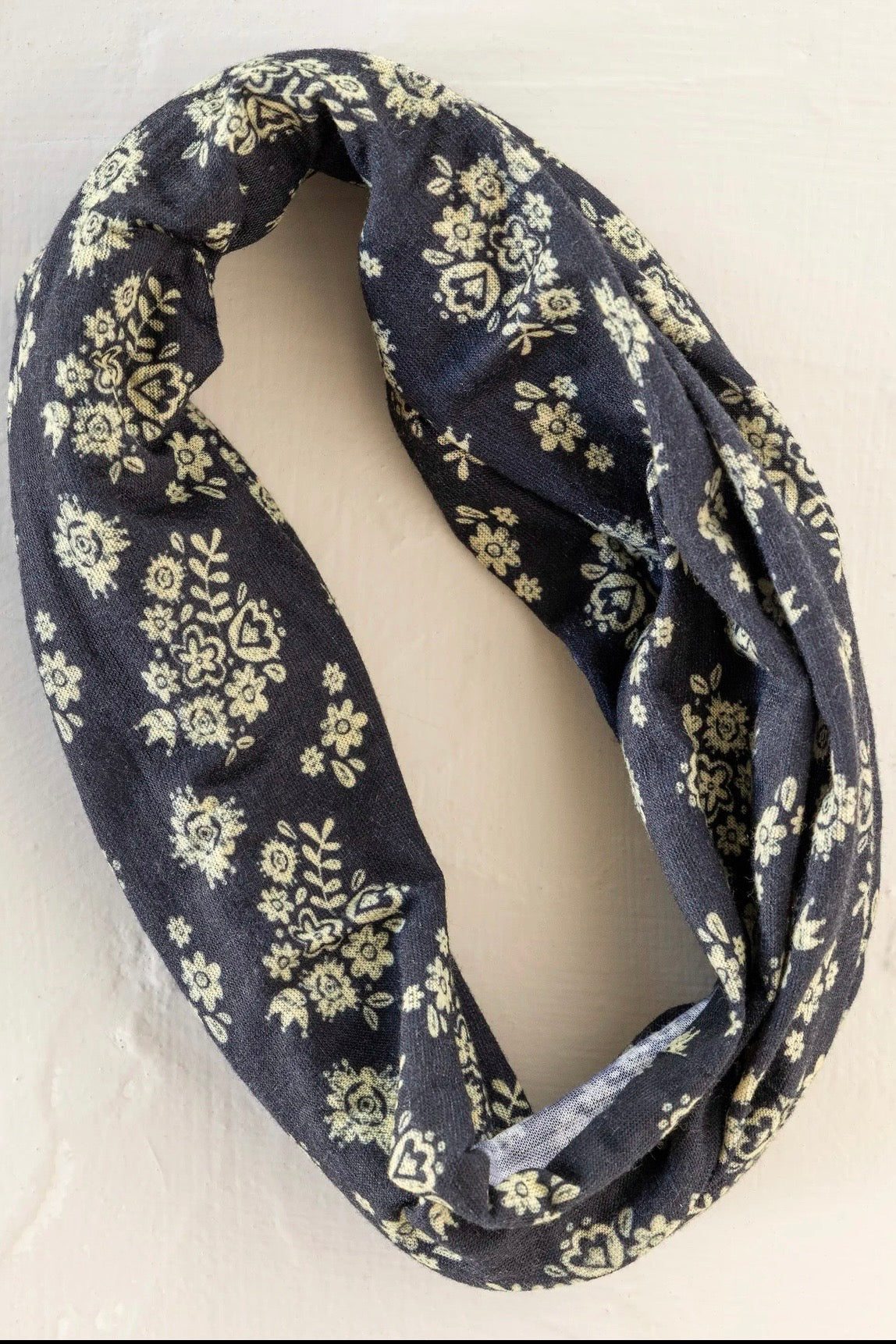Natural Life Boho Bandeau Headband in Black Cluster Medallions