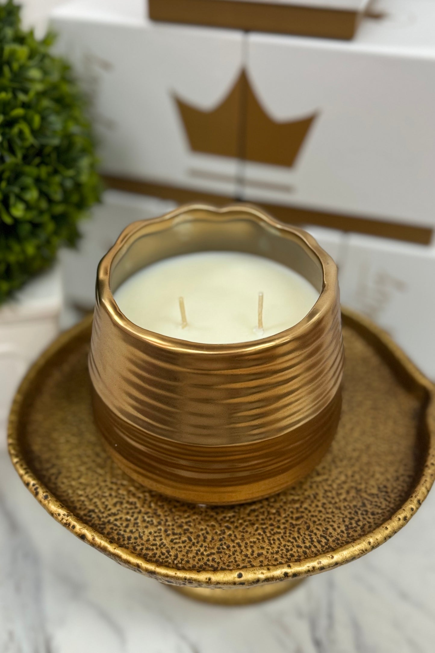 Bourbon Royalty Midas Gold Candle