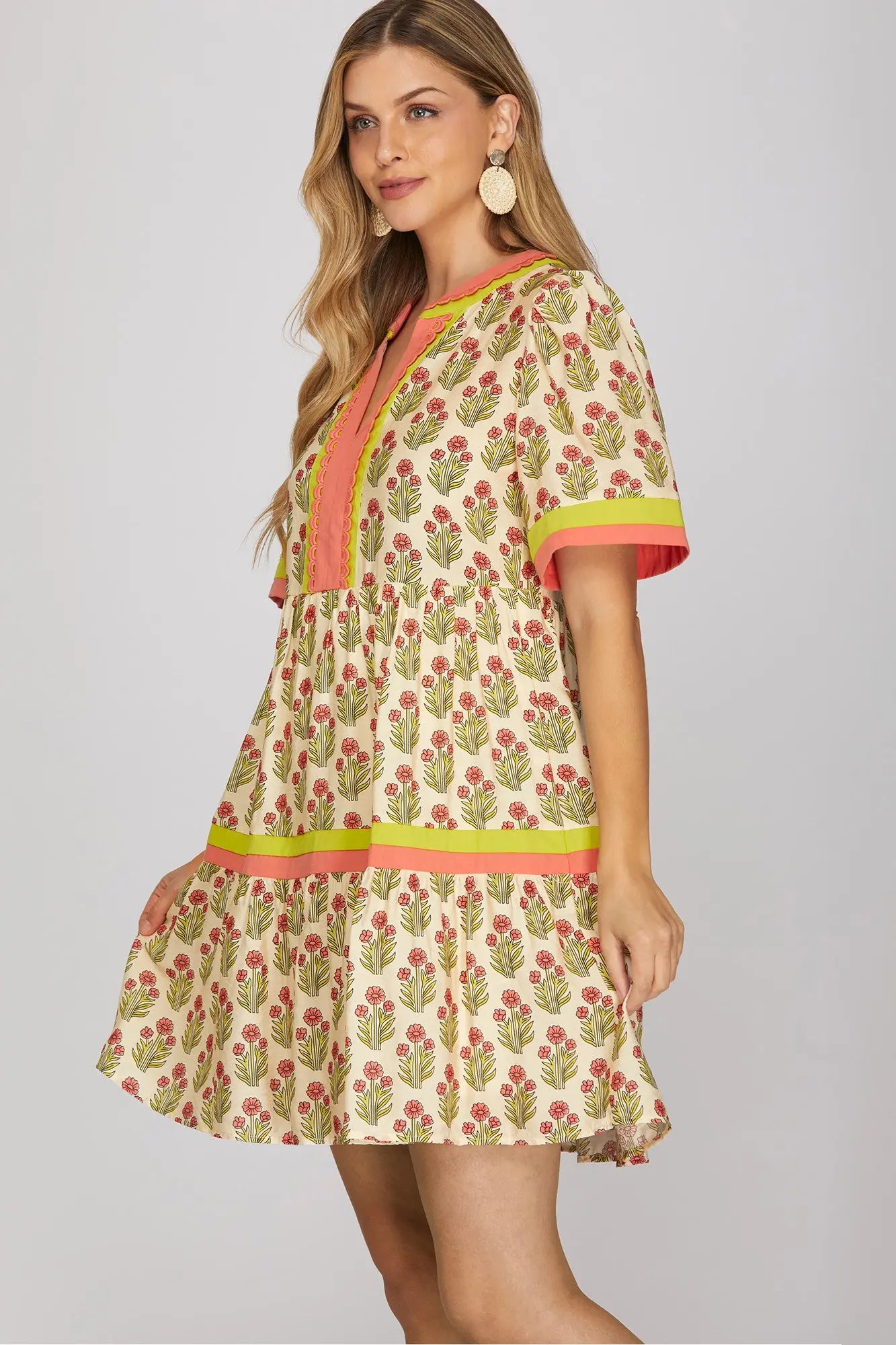 She + Sky Coral Garden Short Sleeve Tiered Short Dress