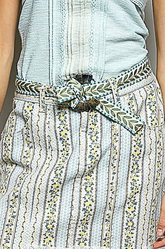 POL Boho Leaf Embroidered Buckle Belt: Black & Ivory- One Size