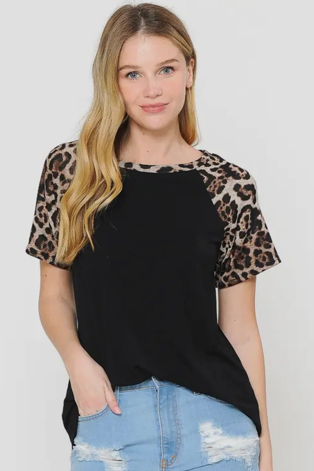 Black Stretchy Tee with Leopard Print Short Sleeve