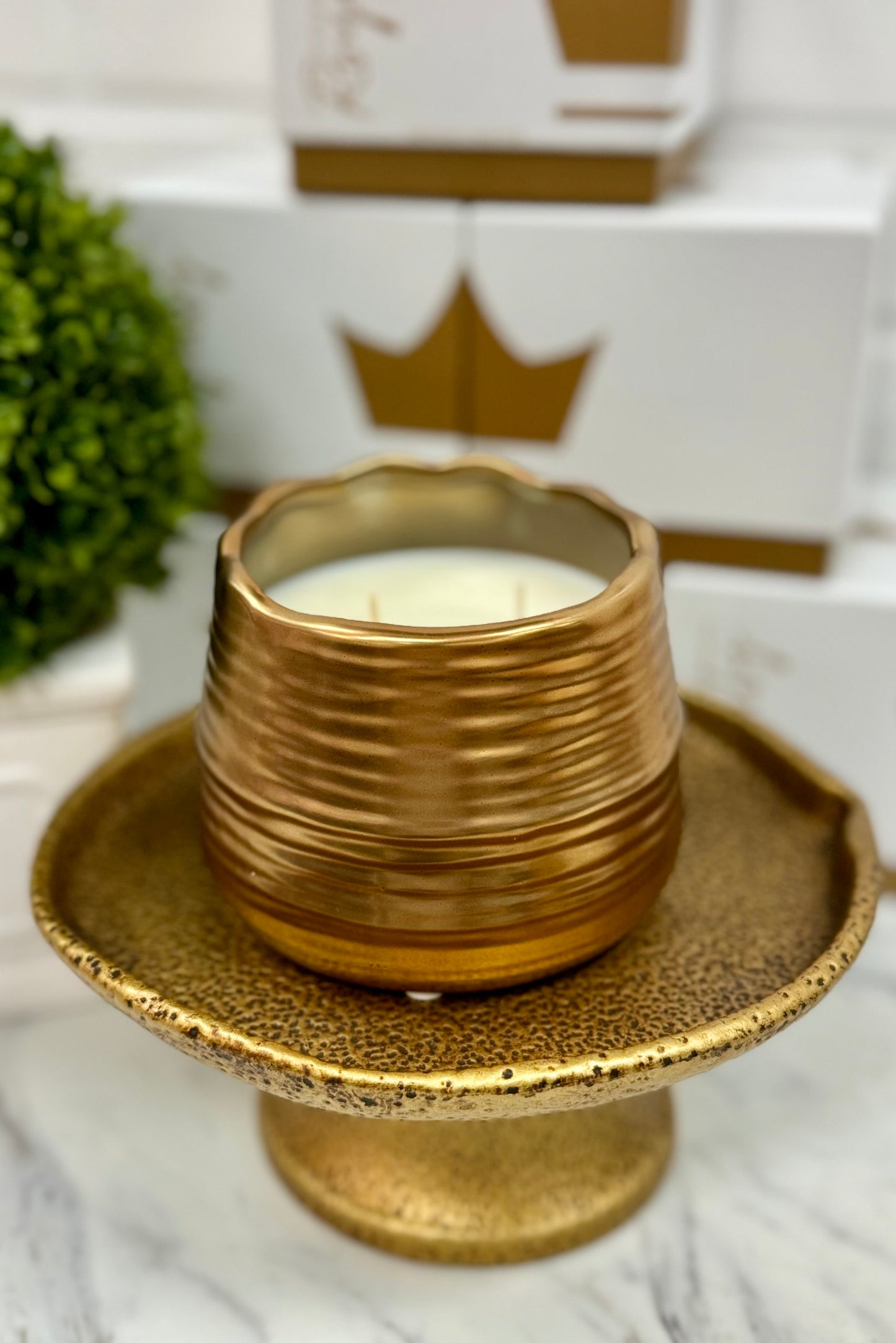 Bourbon Royalty Midas Gold Candle