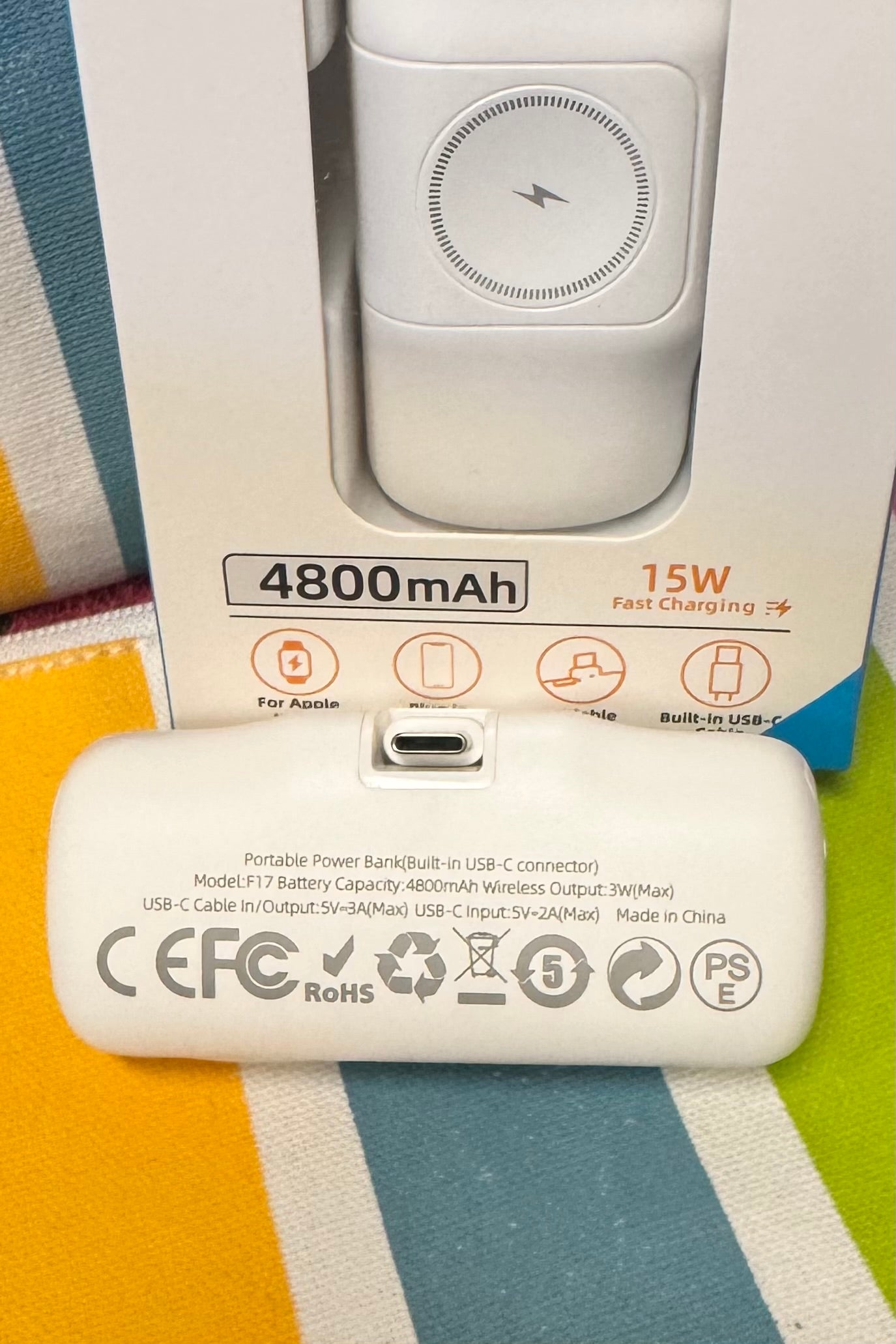 Sanis USB-C Powerbank with Watch Dock