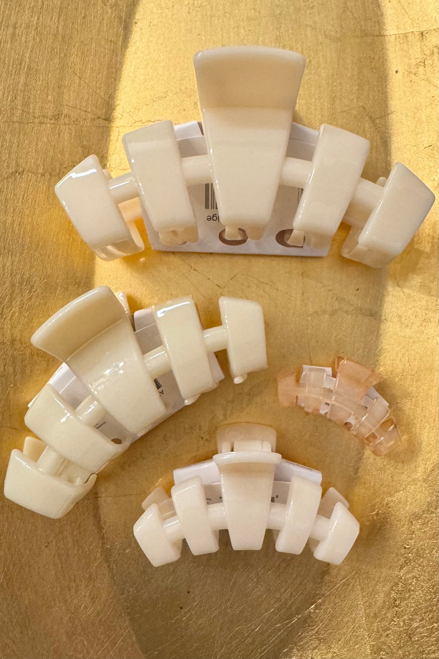 Teleties Classic Almond Beige Claw Hair Clip