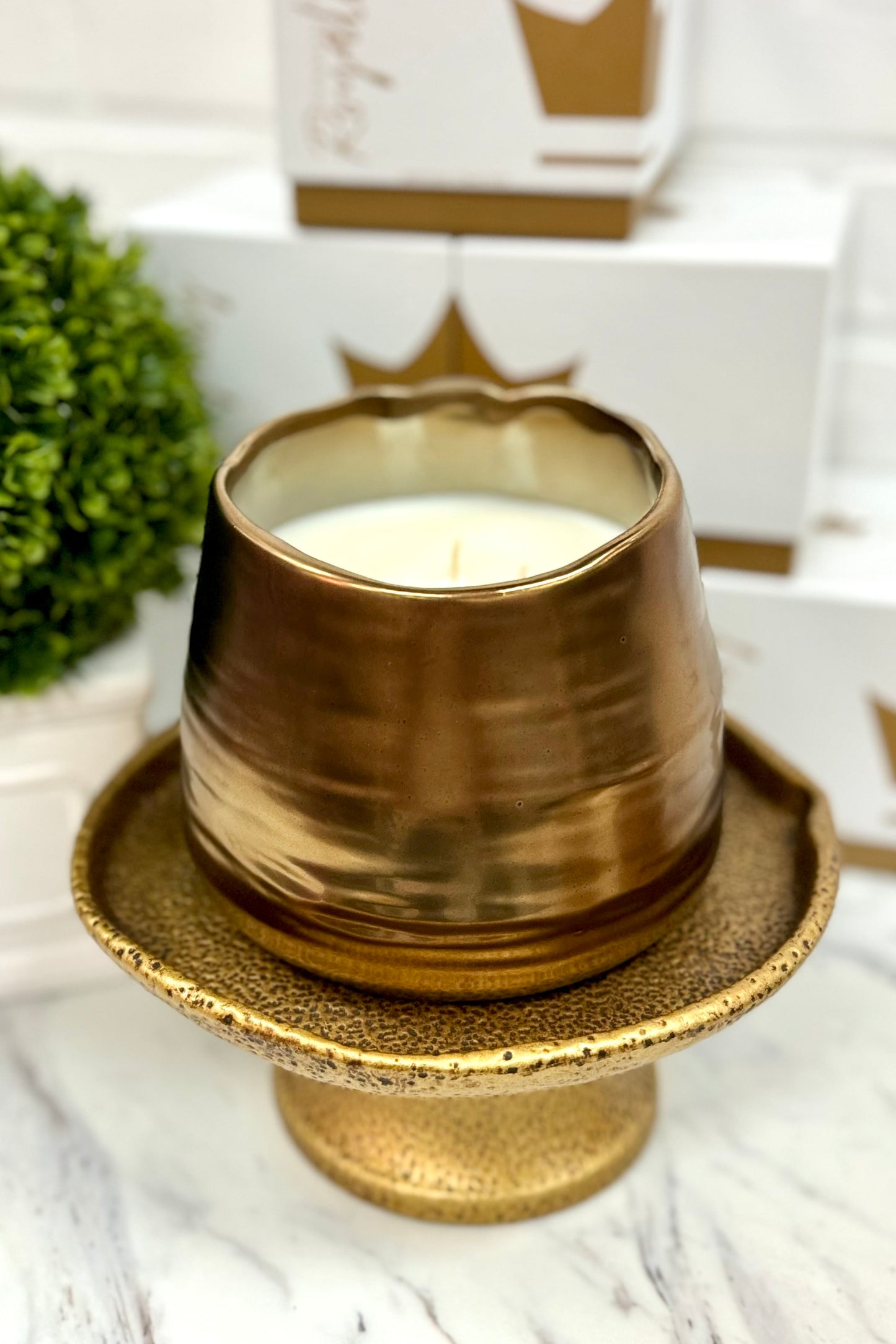 Bourbon Royalty Midas Gold Candle