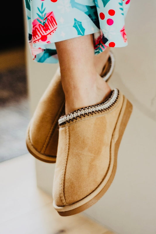 Katydid Embroidered Slides in Sand