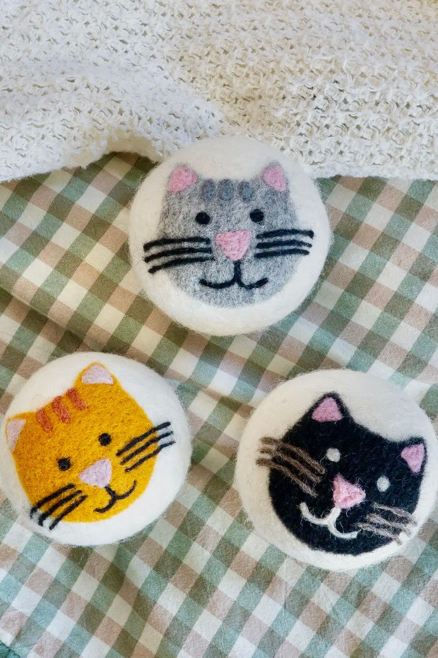 Eco Friendly Wool Dryer Balls by Friendsheep cats