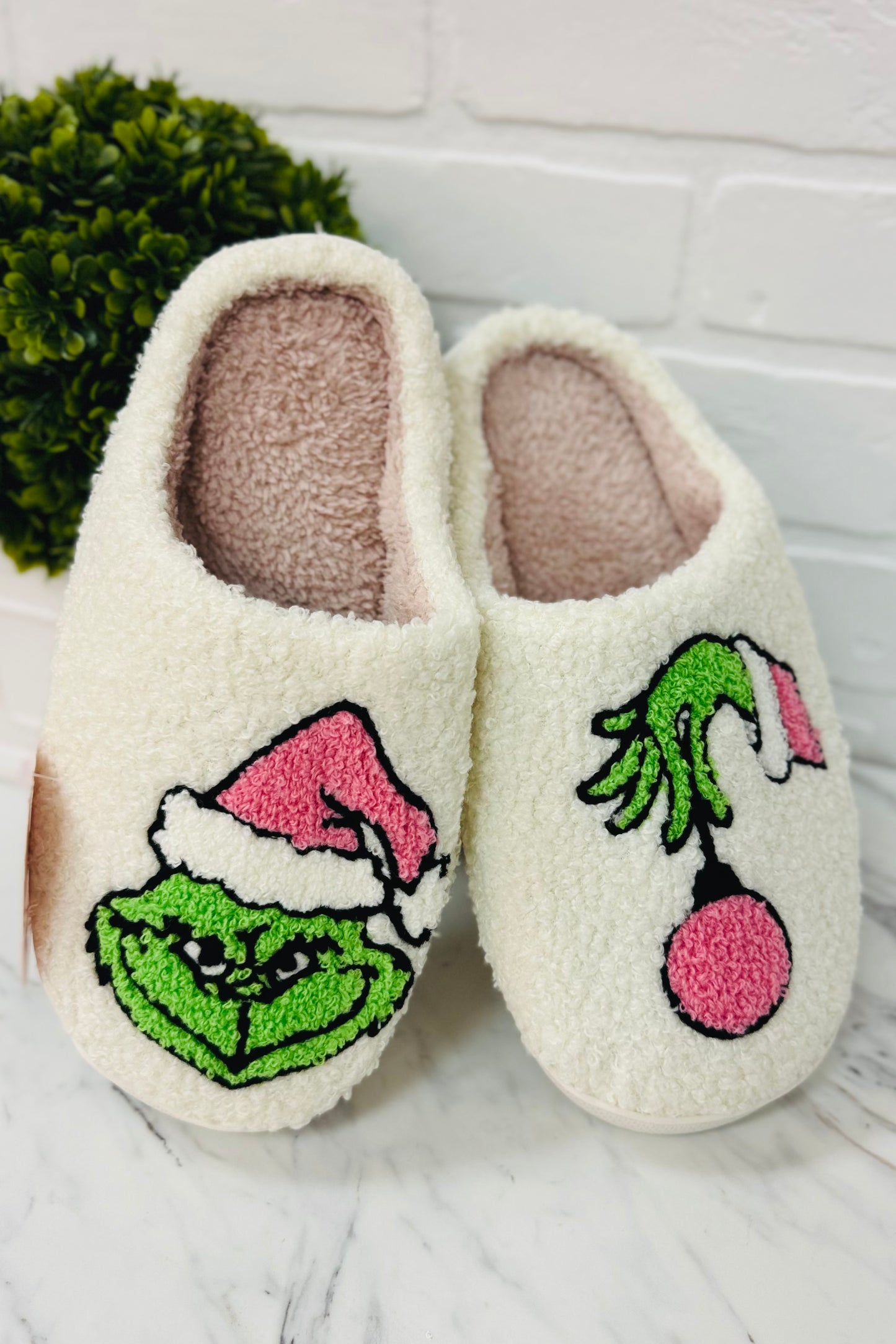 Grinch Christmas Monster Super Fuzzy Slipper Slides