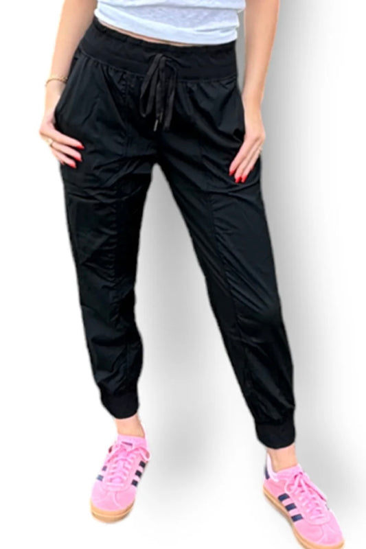LULU MAC Jogger in Black