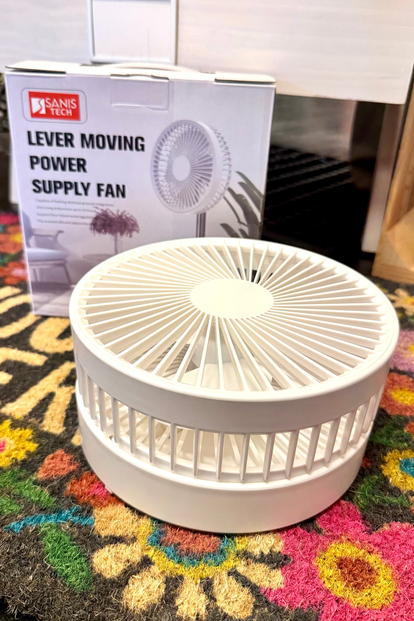 Sanis Rechargeable Telescoping Flip Fan