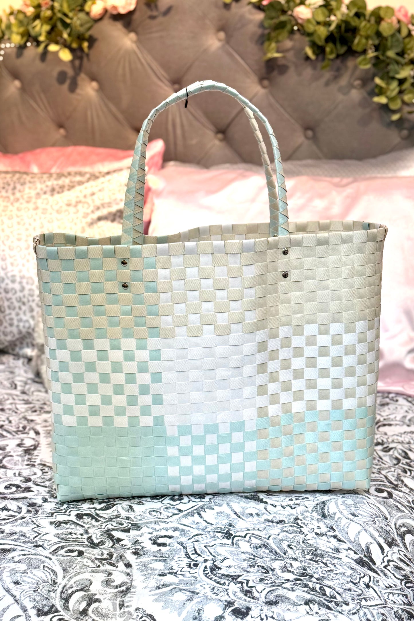 Heather Woven Beach/Pool Tote in White Shell Sky