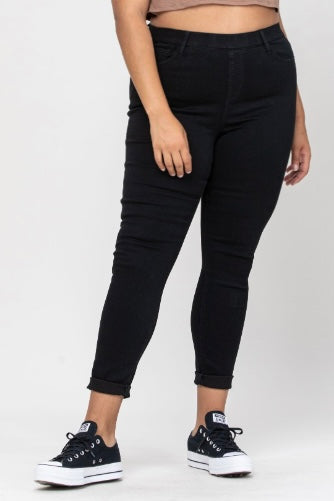 Cello Plus Black Mid Rise Pull On Cropped Skinny with Rolled Hem